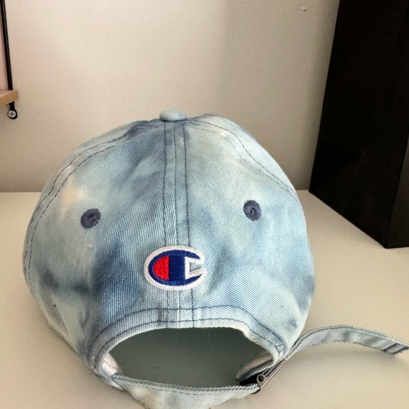 Champion Hat - Picture 2 of 3